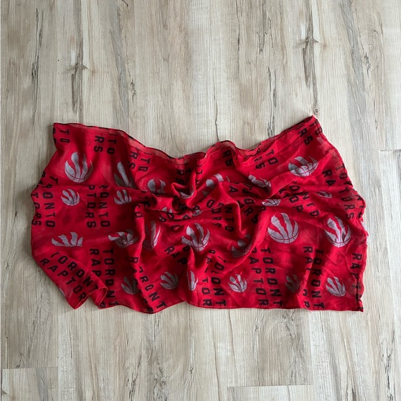 Red Toronto Raptors Basketball Infinity Scarf - Picture 1 of 6
